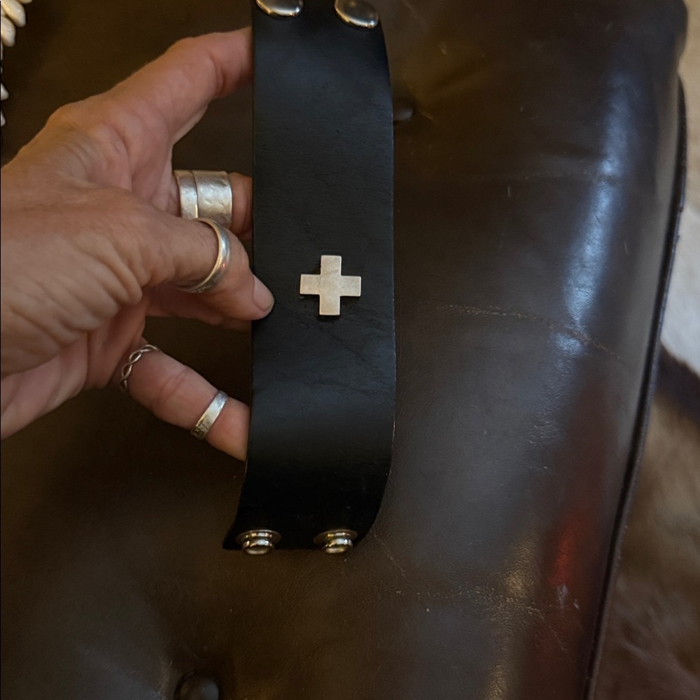 Sterling silver cross on a Black Leather cuff Bracelet with Silver snaps - Picture 8 of 8